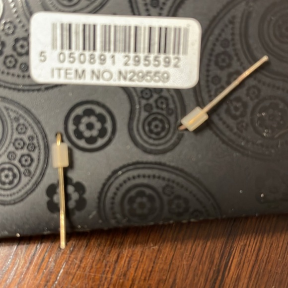 PEARL NECKLACE AND EARRING SET - Picture 5 of 6